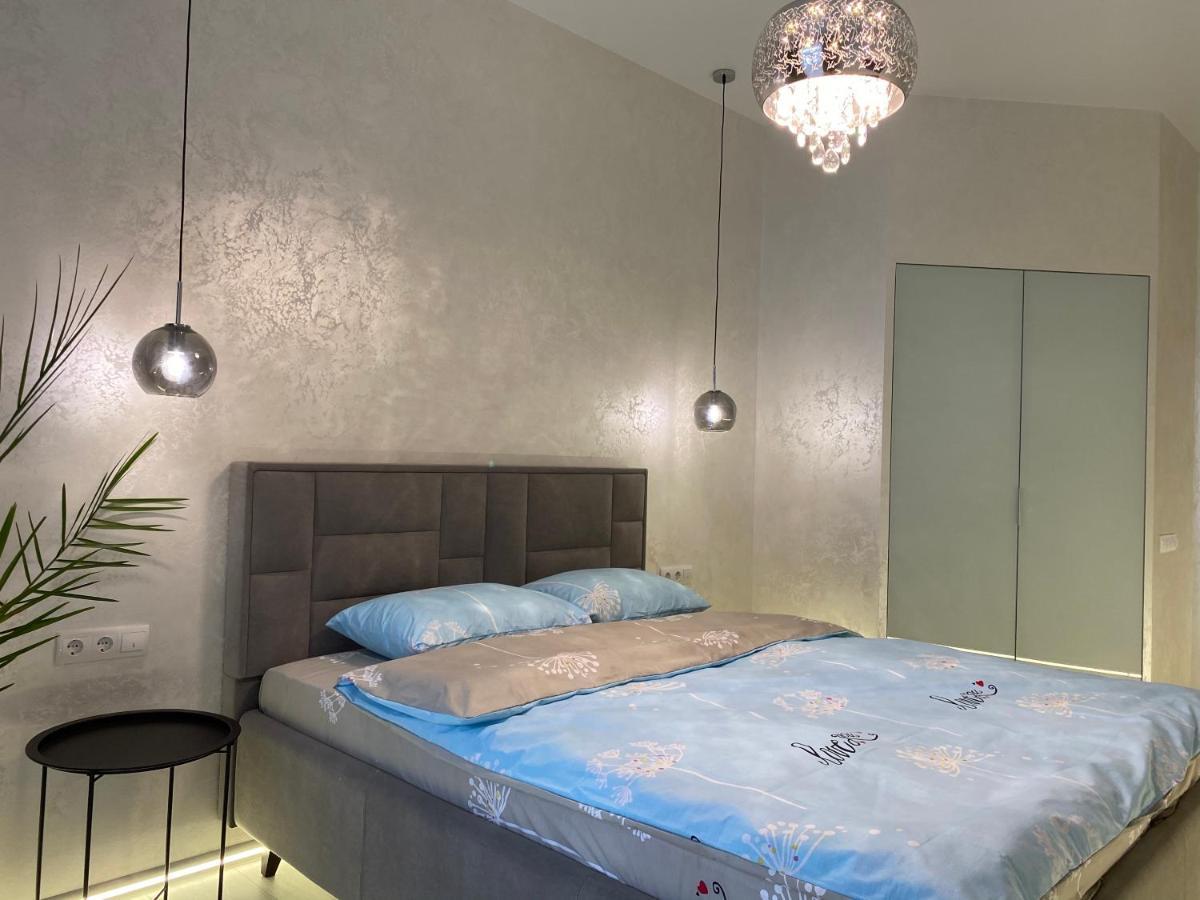 Panorama Luxury Apartment In The House With A Spire, A Historical Building In The City Centre Charkiv Exteriör bild