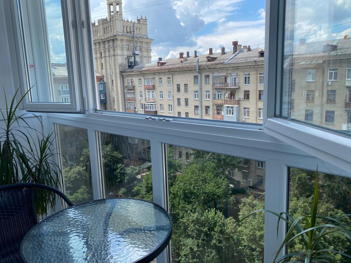 Panorama Luxury Apartment In The House With A Spire, A Historical Building In The City Centre Charkiv Exteriör bild