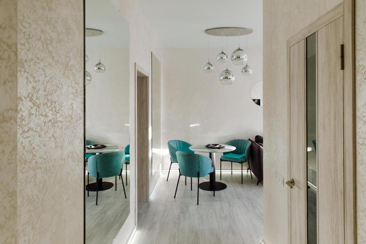 Panorama Luxury Apartment In The House With A Spire, A Historical Building In The City Centre Charkiv Exteriör bild